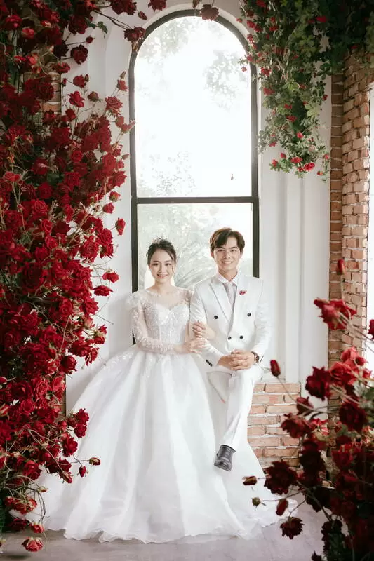 iskusstvennye-cyety-na-svadbe