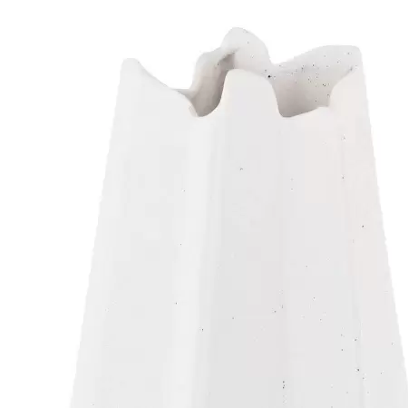 Ваза с неровным краем