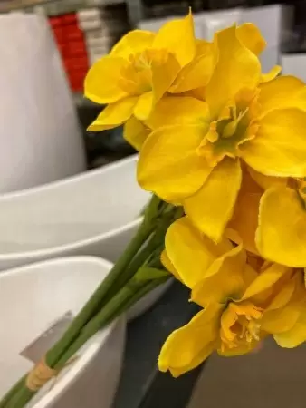 Нарциссы букет искусственный