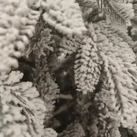 Ель искусственная заснеженная