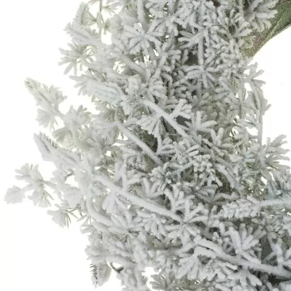 Венок еловый искусственный Заснеженный