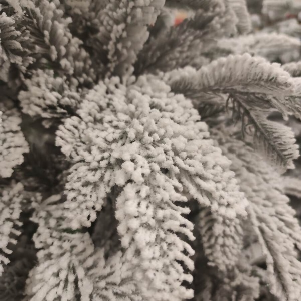 Ель искусственная заснеженная