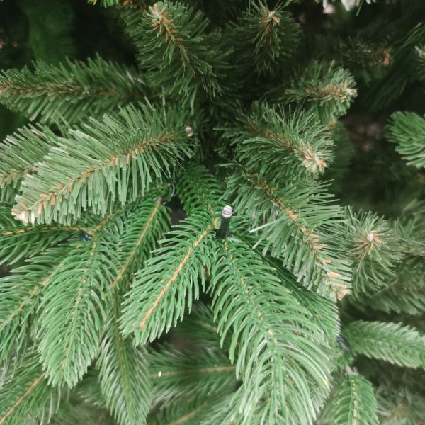 Ель искусственная с лампочками 