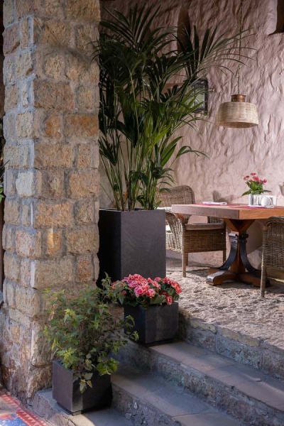 Высокий горшок Sandy black Column